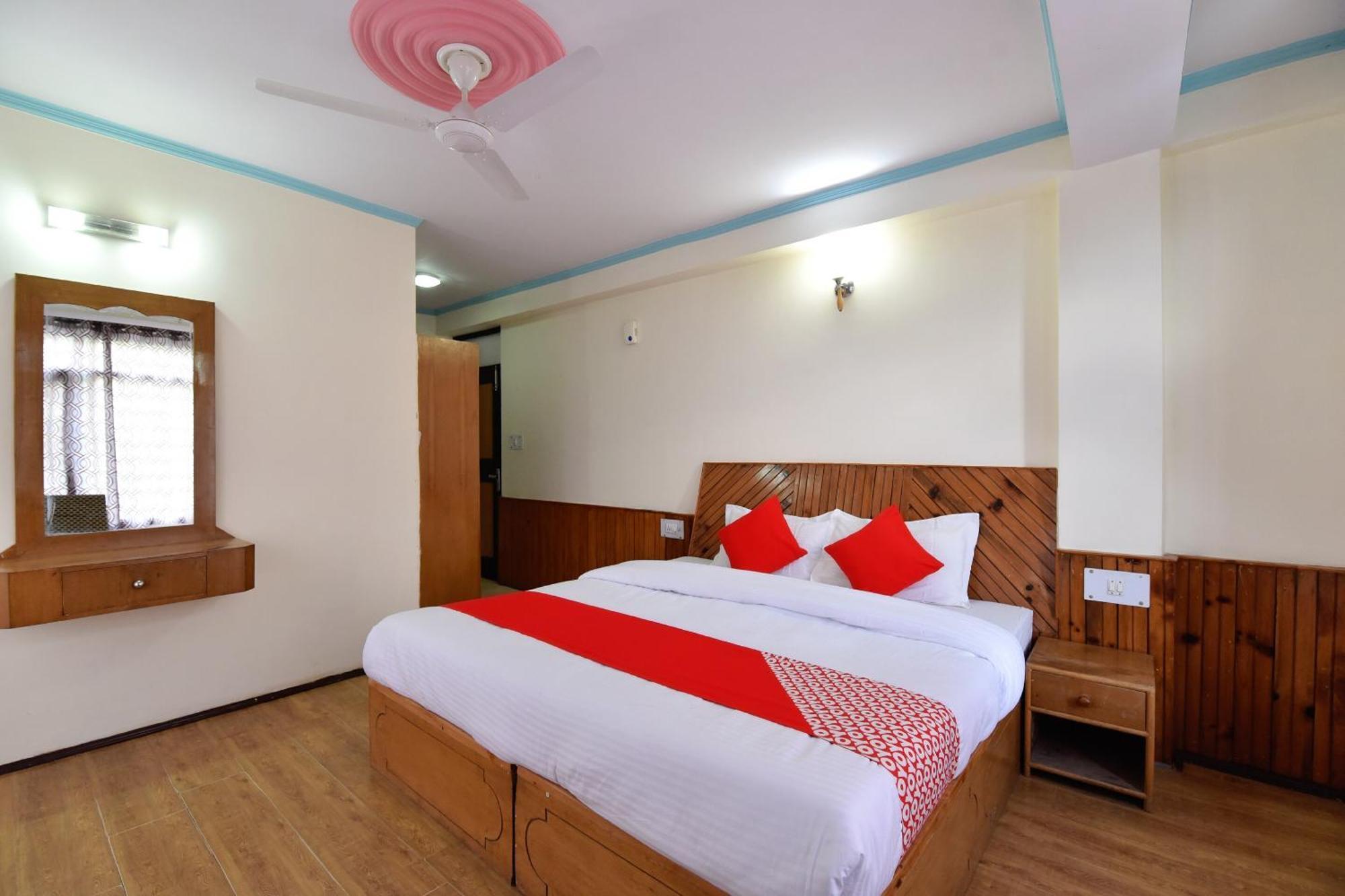 Hotel Oyo Hill View Manāli Esterno foto